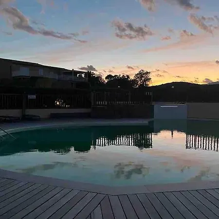 2 Chambres, Mezzanine Et Piscine Apartmán