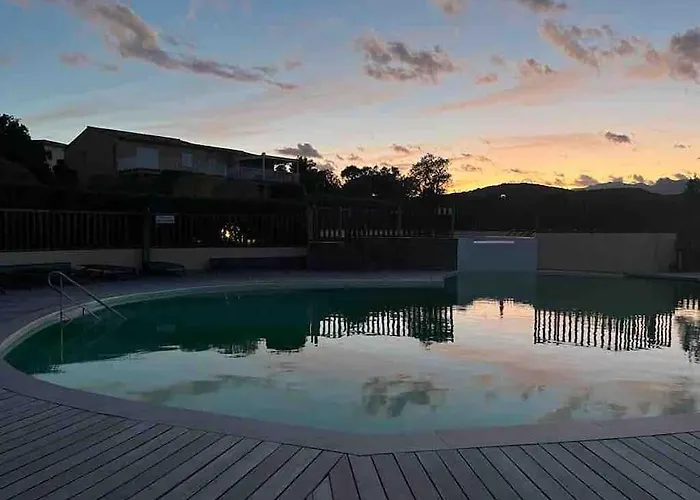 2 Chambres, Mezzanine Et Piscine Lejlighed