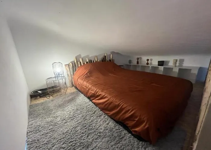 2 Chambres, Mezzanine Et Piscine Lägenhet *